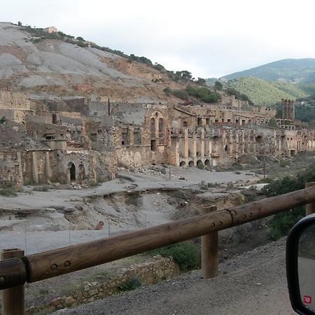 阿勃丝Agriturismo Rocca Su Moru别墅 外观 照片